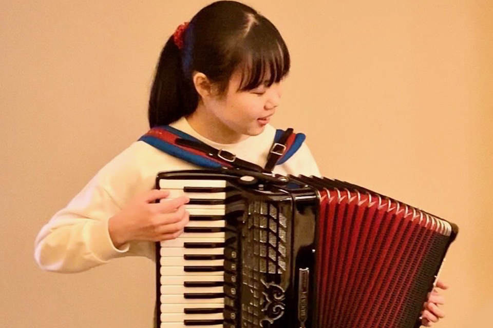 いしぬきひなこ